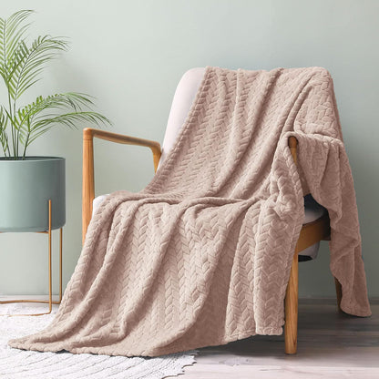 COMFEYA Soft Jacquard Leaves Pattern Flannel Fleece Throw Blanket_12