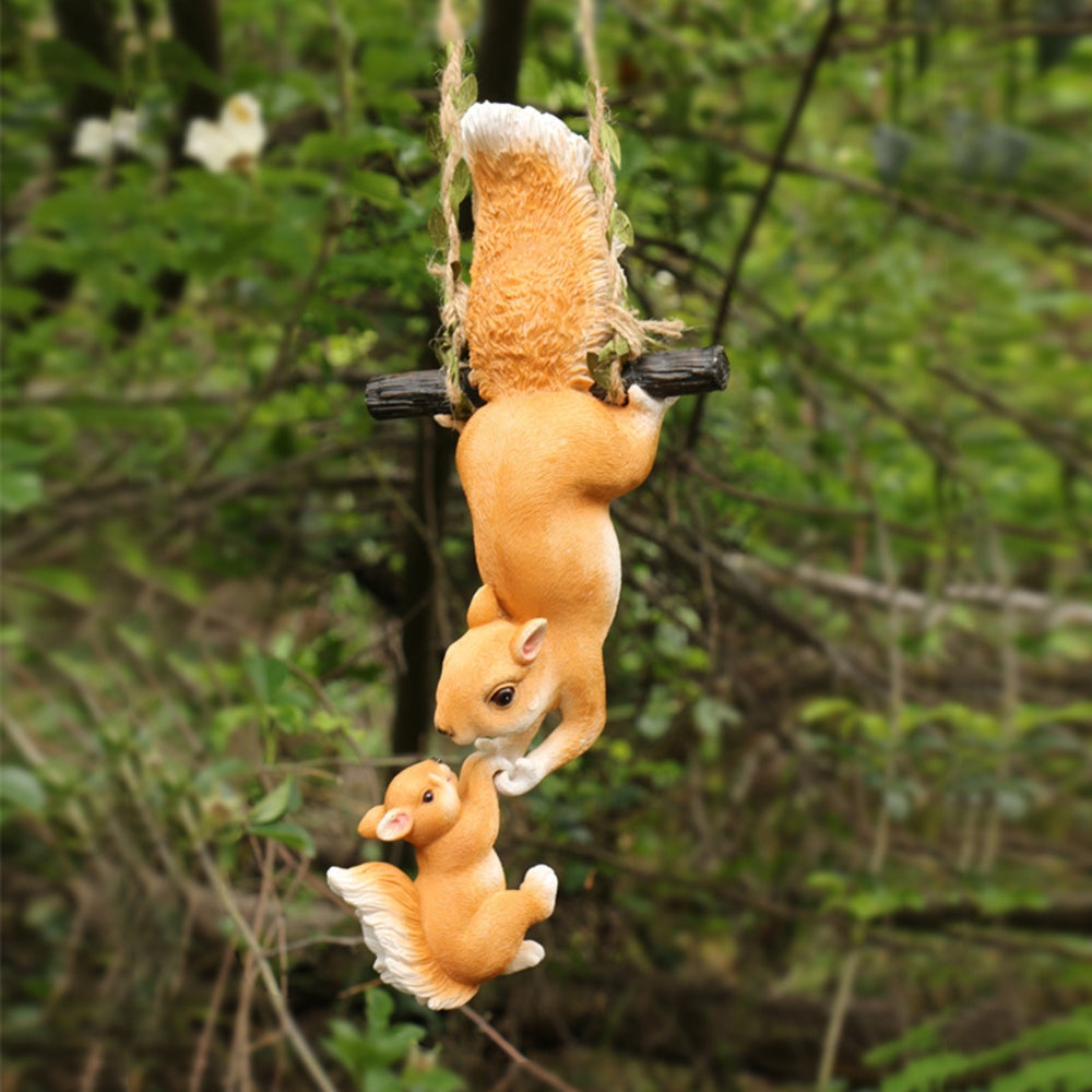 Creative Climbing Rope Squirrel Figurine Perfect for Garden and Outdoor Decoration_1